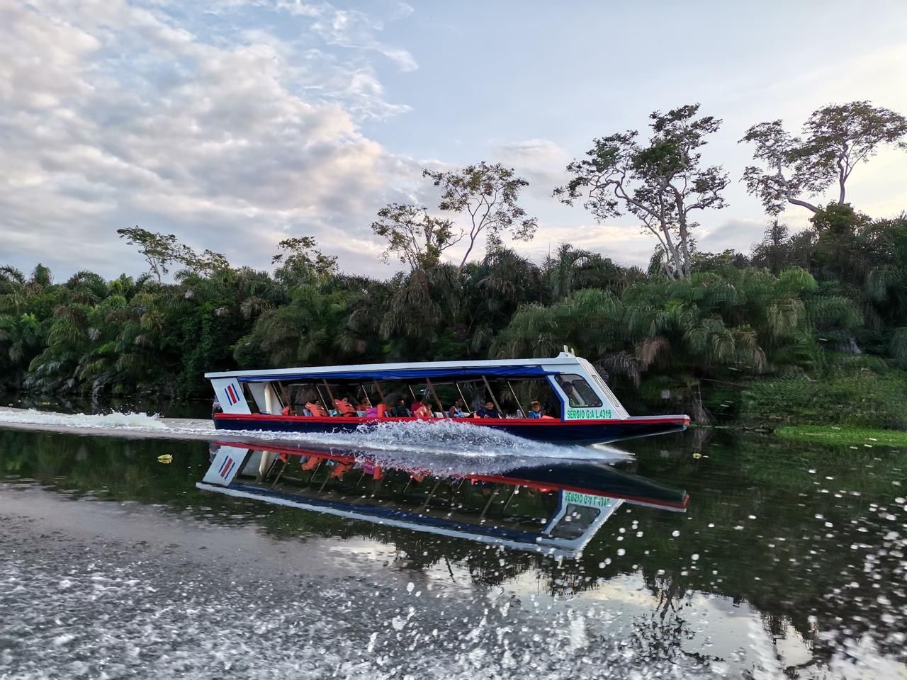 Transporte Tortuguero ↔ Moín